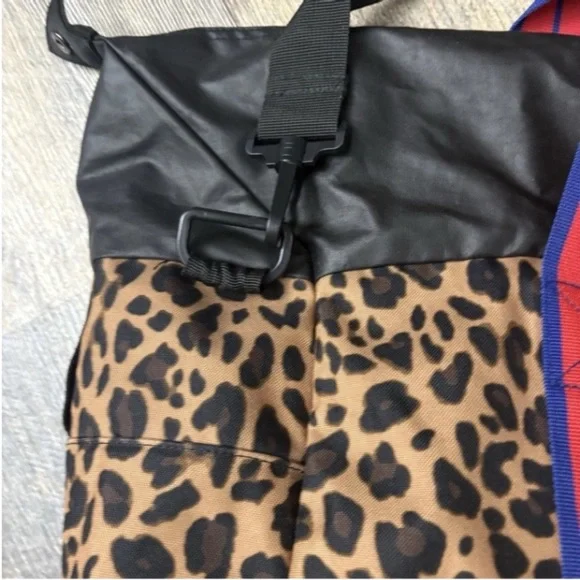 Victoria Secret PINK Travel Duffle Gym Bag Large Animal Print Logo - Picture 6 of 10